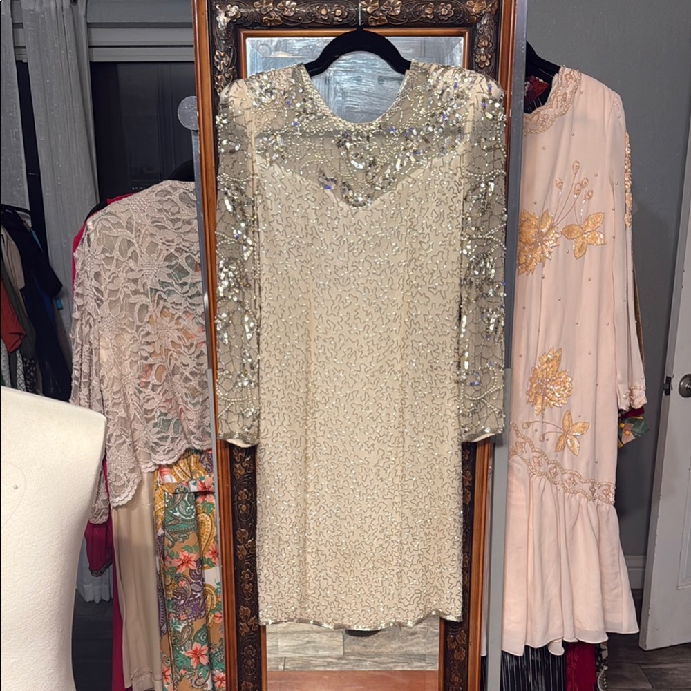 Elegant Cream Sequin Dress - Picture 5 of 8